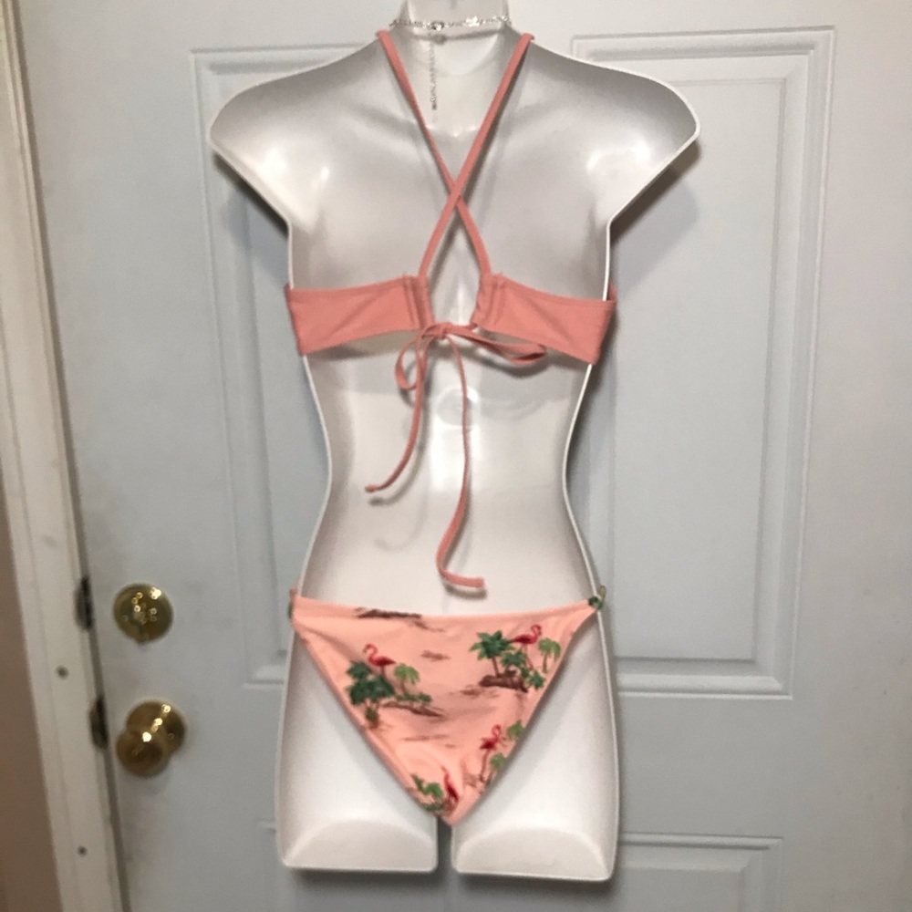 Halter bikini top 👙 - Picture 3 of 3